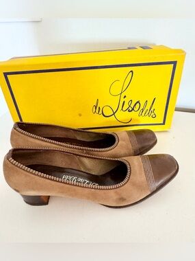 Vintage De Liao Debs Brown Suede Leather Low Heel Pumps in original box